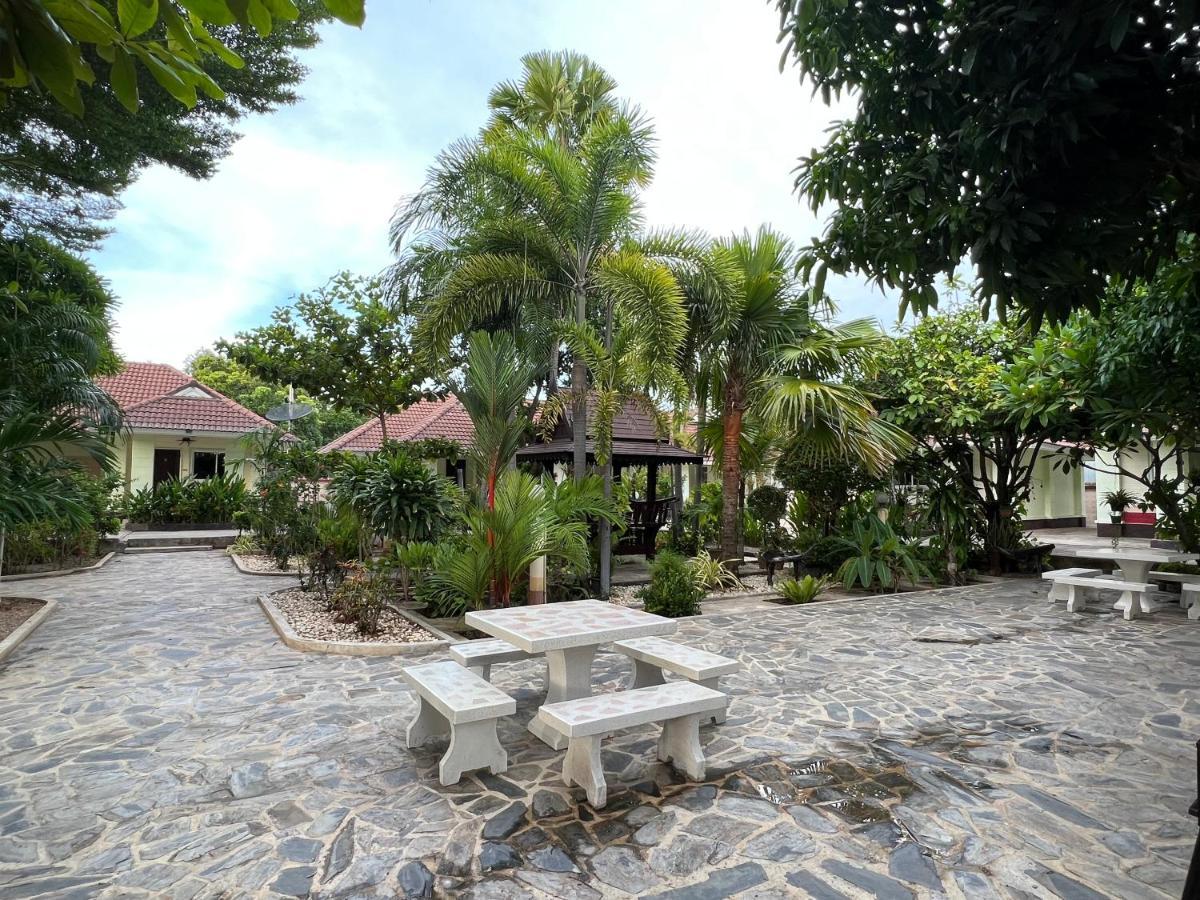 Suanpai Resort Sattahip Exterior foto