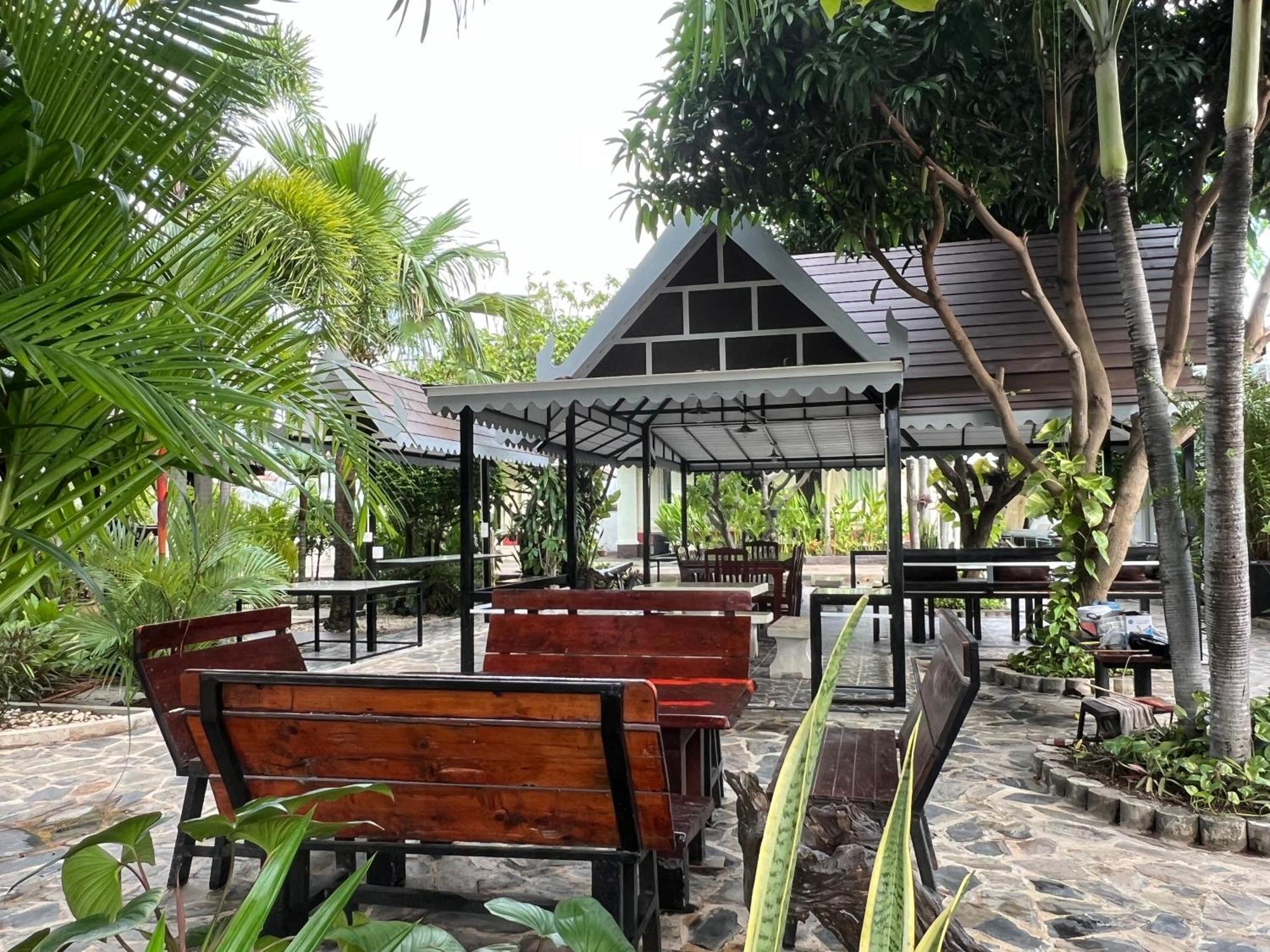Suanpai Resort Sattahip Exterior foto